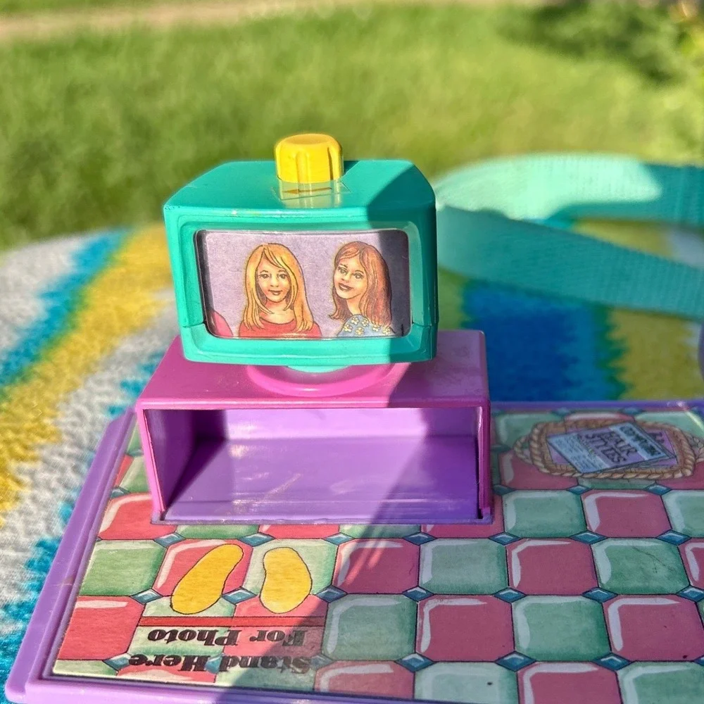 Backpack Club Stylin Salon Galoob toys 1997 vintage Kids Playset only‎